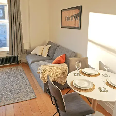 Temple Bar 1bd Large & Newly Upgraded Sleeps 4 Apartman Dublin